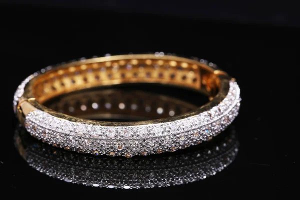 Les 3 meilleures astuces pour entretenir votre bracelet femme en diamant