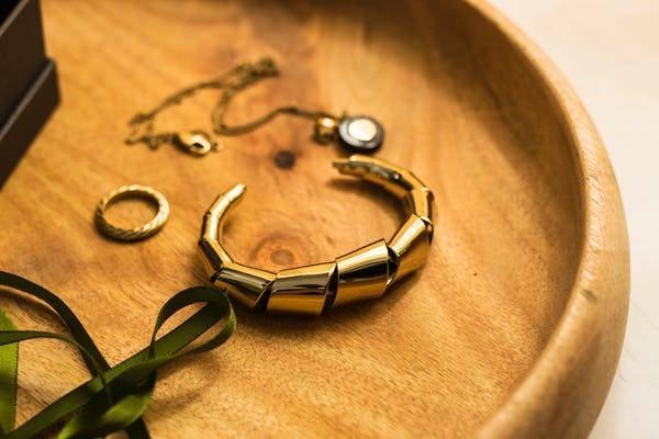 Comment choisir le bracelet parfait pour votre tenue ?